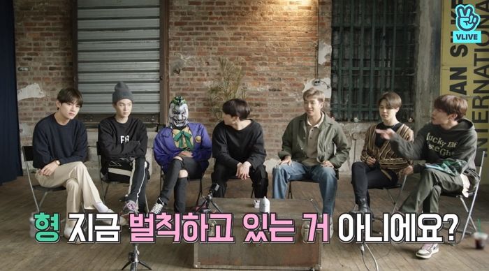 ‘조커’에 푹 빠져 정체불명의 ‘슈트’ 사고 뿌듯해하는 세젤귀 방탄 진