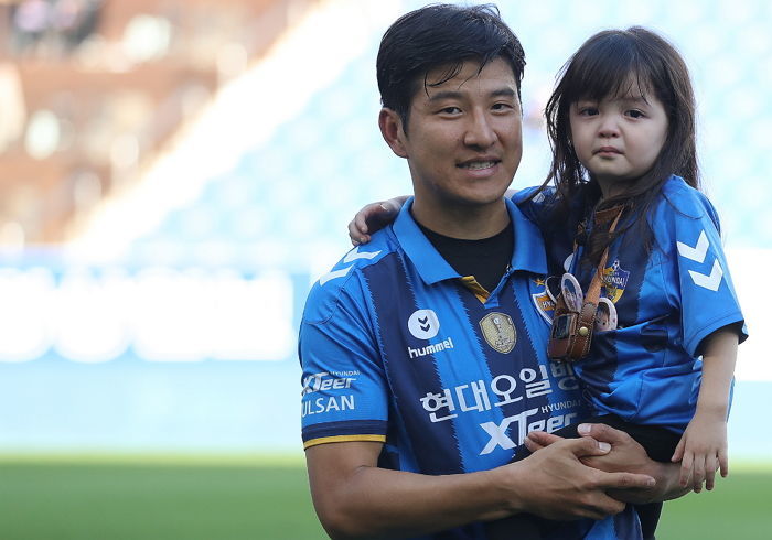 ‘건후·나은 아빠’ 박주호, 1년 만에 축구 국가대표로 돌아온다