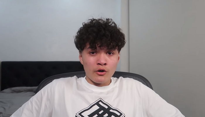 자동으로 상대 조준하는 ‘에임 핵’ 사용해 계정 ‘영구 정지’ 당한 구독자 213만 유튜버