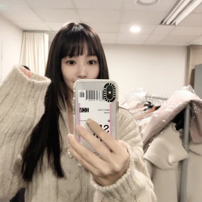 앞머리 내리더니 상큼한 ‘캠퍼스 여신’ 미모 뽐내는 ‘34살’ 박민영