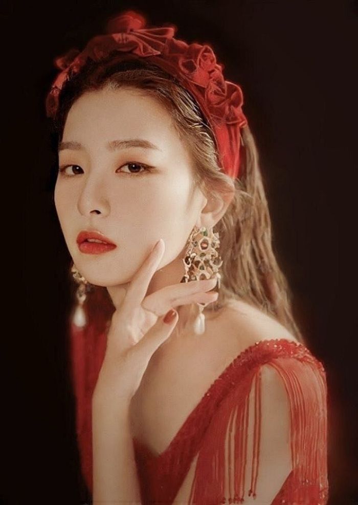 영화 ‘물랑루즈’ 속 귀족 같은 레드벨벳 슬기 콘서트 포스터