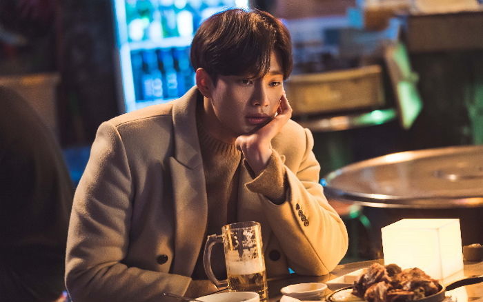 너무 가난해서 기념일도 못 챙겨주고 여친과 이별했던 대학생의 가슴 아픈 사연