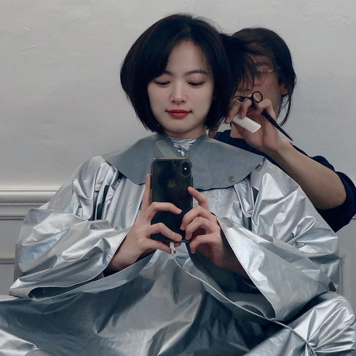 청순했던 ‘긴 머리’ 싹둑 자르고 ‘똑단발’로 변신한 천우희 근황