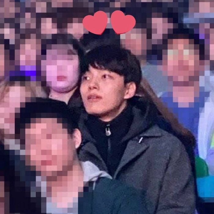 어제(23일)자 아이유 콘서트서 사장님 응원한 구찬성