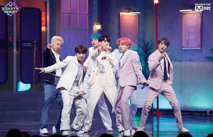 손흥민과 비교하며 방탄소년단 ‘군 면제’ 언급한 英 BBC
