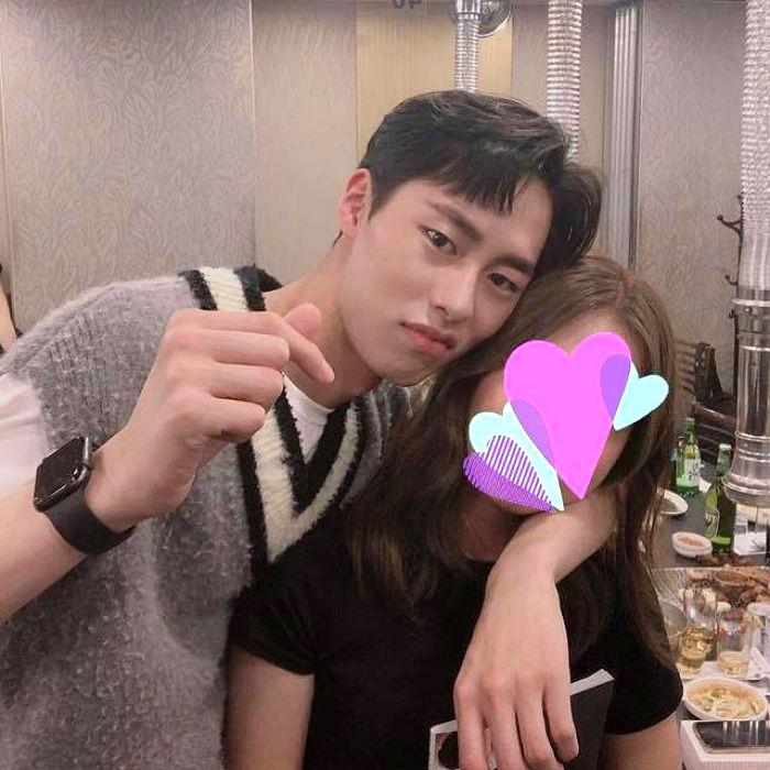 여자들과 사진 찍을 때마다 ‘연인샷’ 연출해주는 ‘여심 방화범’ 이재욱