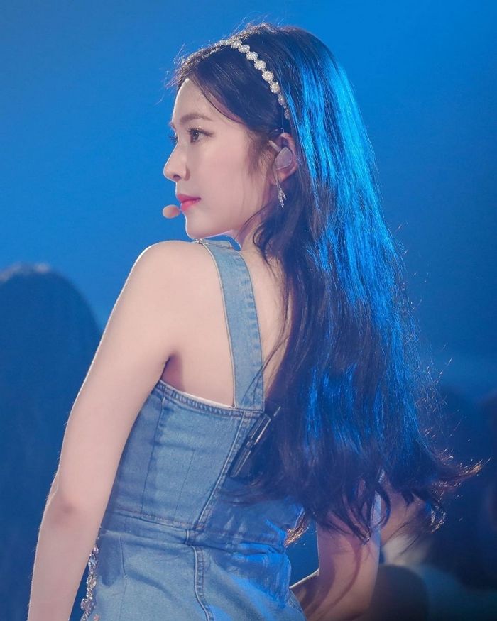 미니 청원피스 입고 살아있는 ‘바비인형’ 인증한 ‘배프로디테’ 아이린