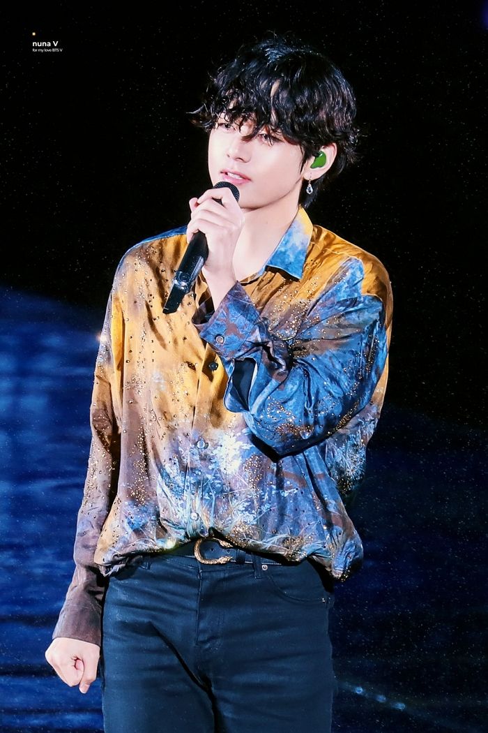 난생처음 ‘파마머리’ 하고 ‘혼혈’ 같은 이국적 미모 뽐낸 방탄 뷔