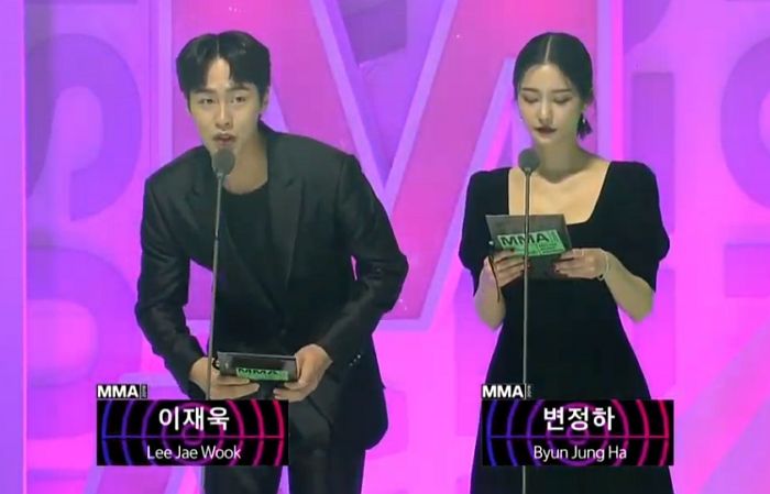 ‘MMA’에 올블랙 차림으로 참석해 미친 포스 풍기는 ‘키 187cm’ 이재욱 슈트핏