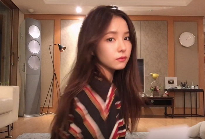 보는 순간 ‘일시정지’ 된다는 유튜브 속 신세경의 ‘꽃미모’ 수준