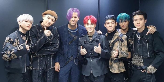 ‘엑소’ 새 멤버로 합류했다(?)고 알린 ‘보라색 머리’ 라이언 레이놀즈