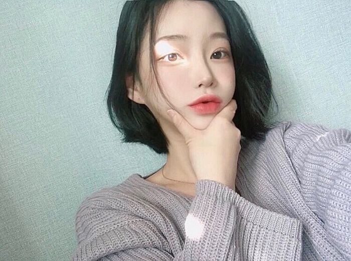 낀 듯 안 낀 듯 자연스러워 이제 막 꾸미기 시작한 01년생에게 추천하는 ‘블리스 브라운’ 렌즈