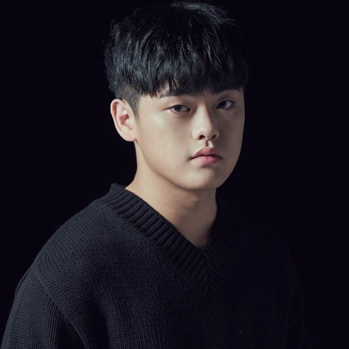 ‘검은 덮머리’ 단정하게 하고 ‘아이돌’ 비주얼 뽐내기 시작한 빈첸