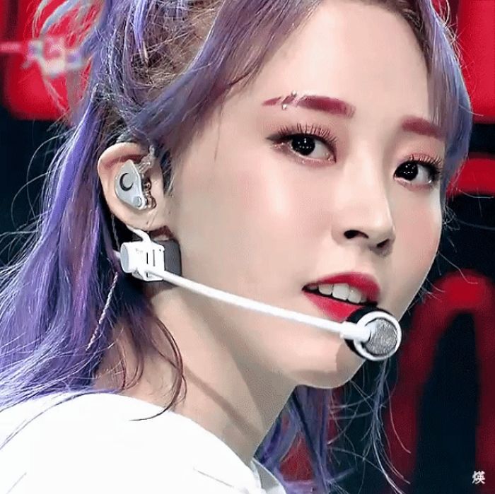 남자 아이돌이 많이 하는 ‘눈썹 스크래치’ 내고 ‘멋쁨’ 폭발시킨 마마무 문별