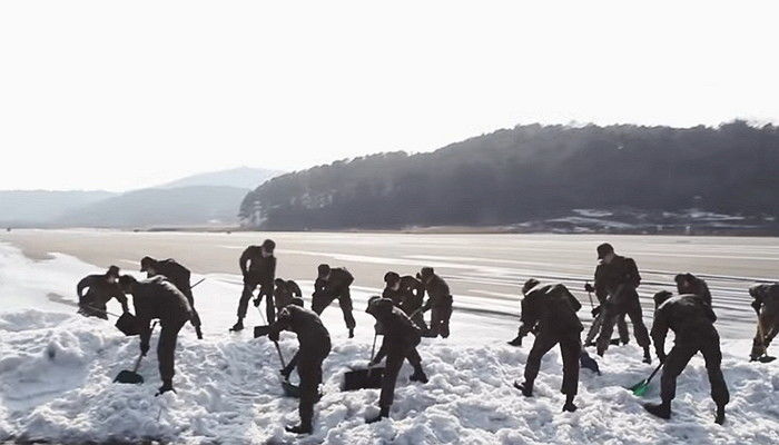 “크리스마스에 눈 안 온다”는 일기예보에 솔로 보다 더 기뻐하는 현역 군인