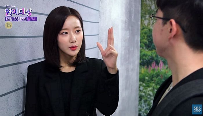 ‘단발+올블랙 슈트’ 조합으로 ‘섹시 카리스마’ 발산한 에이프릴 나은