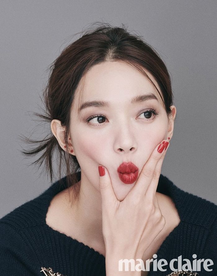 얼굴 찌부시켜도 세젤예인 ‘여신’ 신민아의 새 뷰티 화보