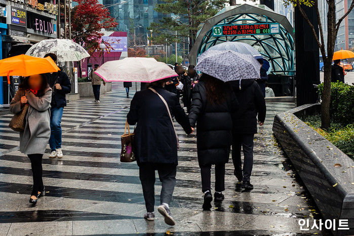 동짓날인 오늘(22일) 전국 곳곳 미세먼지 잔뜩 낀 눈·비 내린다