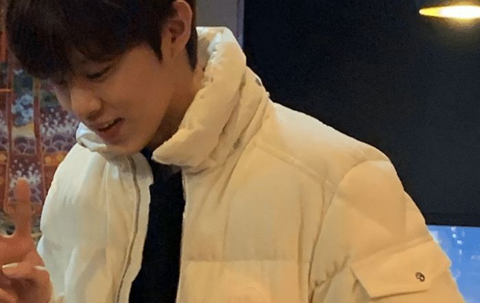 ‘폰카’로 막 찍었는데 너무 잘생겨서 난리 난 ‘엑스원’ 김우석
