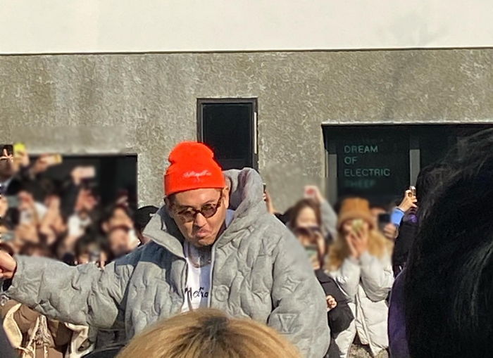 오늘(24일) 역대급 ‘게릴라 공연’으로 연트럴파크 제대로 뒤집어놓은 다모임 (영상)