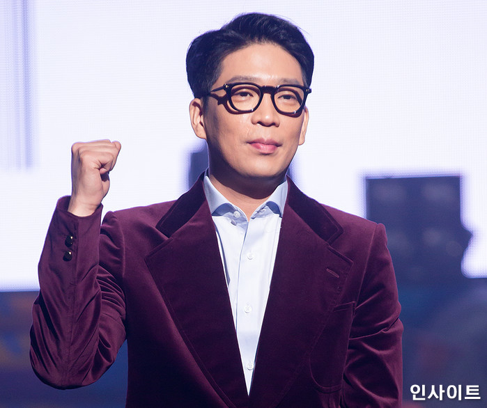MC몽, ‘병역기피’ 혐의 10년 만에 ‘가요시상식’ 참석한다