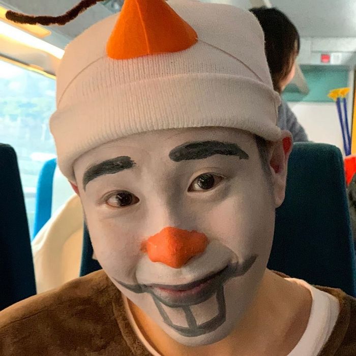 공포 영화에 나올법한 ‘올라프’로 변신해 애들 전부 울린(?) 피오