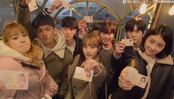 오는 1월 1일부터 01년생들 ‘아웃닭’ 가면 대혜자 모듬튀김 ‘공짜’로 먹을 수 있다