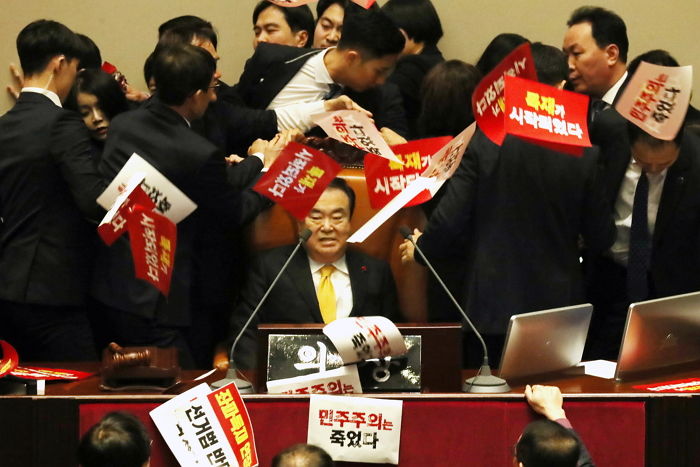 ‘선거법’ 본회의 통과···내년 총선에 ‘준연동형’ 비례대표제 도입된다