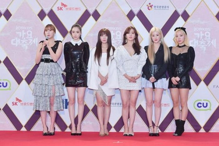 에이핑크 무대 ‘강제 종료’ 시키고 비난받자 공식 사과문 내놓은 ‘KBS 가요대축제’