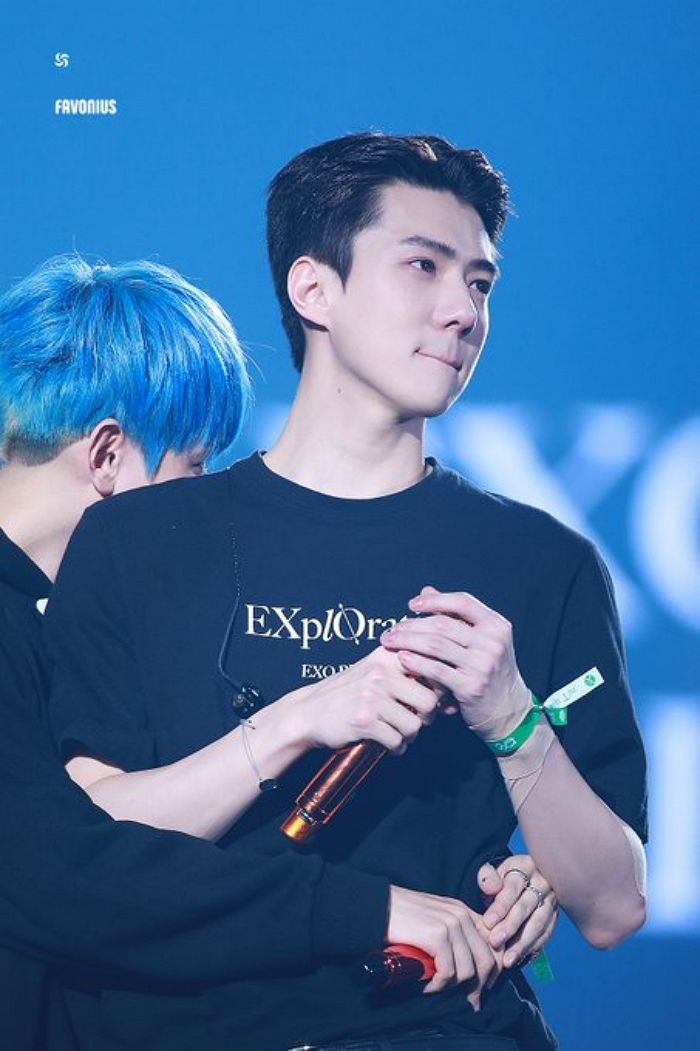 딱 한마디로 멤버+팬들 ‘펑펑’ 울려 버린 엑소 수호의 콘서트 ‘엔딩 멘트’