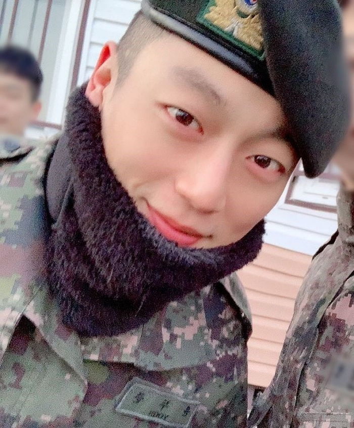 입대 이후 개인적으로 ‘너무 힘들었다’며 자필 편지로 심경 털어놓은 윤두준