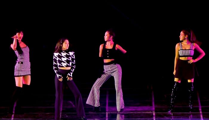 다친 웬디 자리 그대로 비워두고 ‘싸이코’ 무대 펼친 어제(4일)자 레드벨벳