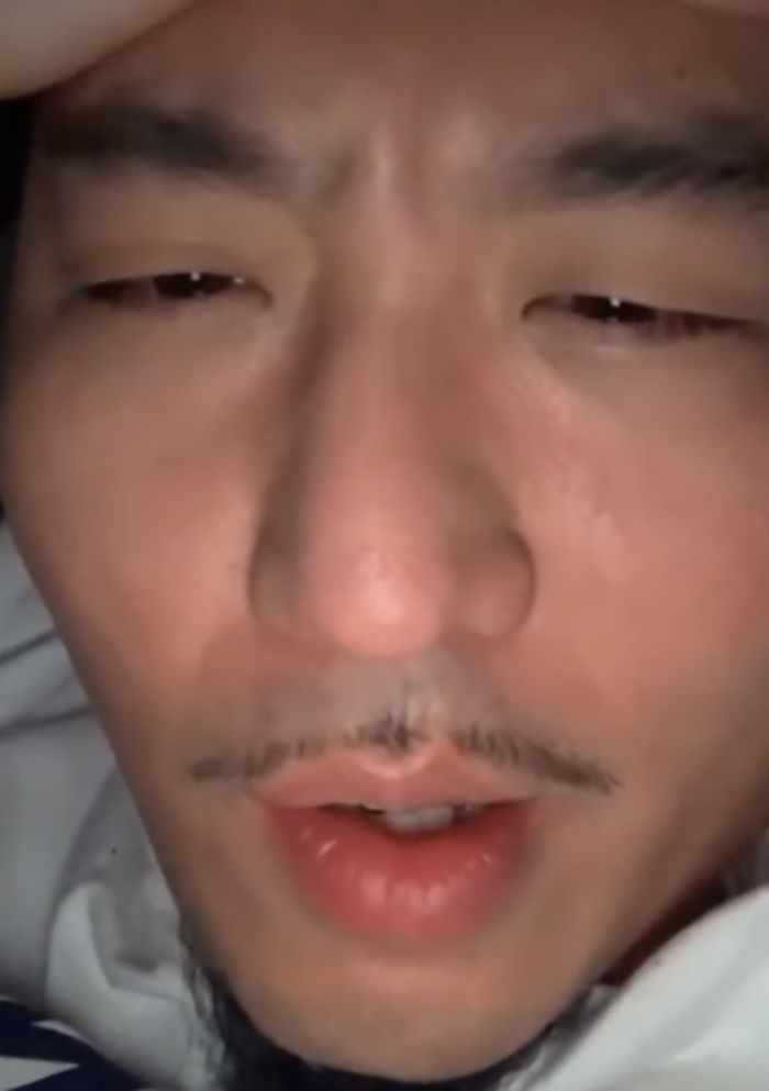 “X같은 일 하지 말고 어른답게 살아라”···‘그알’ 보고 열받아 사재기 가수에 ‘상욕’ 날린 염따