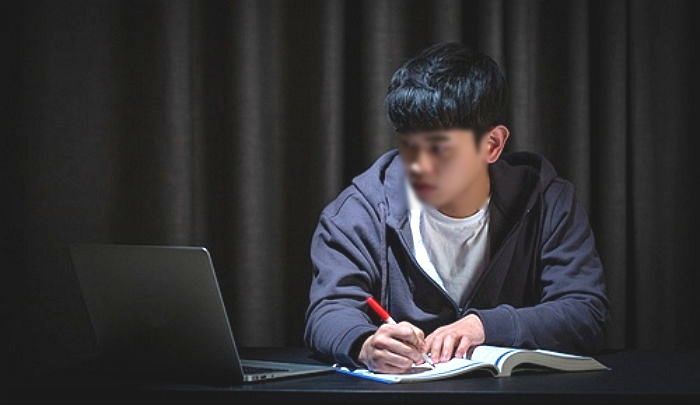돌아가신 아버지가 자동차 안에 ‘USB’를 꼭 확인하라고 당부한 이유