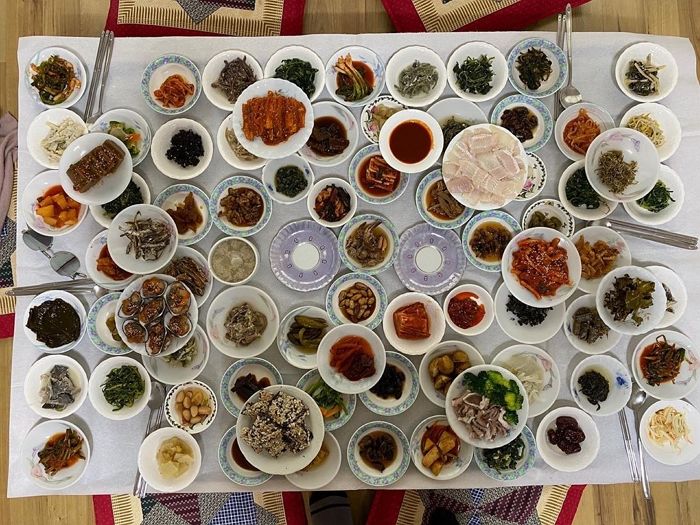 백반 시키면 반찬 ‘80가지’나 줘 결국 다 못 먹는다는 ‘전라도 밥집’