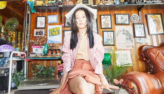 아찔한 ‘하의 실종’ 패션 입고 ‘나노 각선미’ 드러낸 레드벨벳 슬기