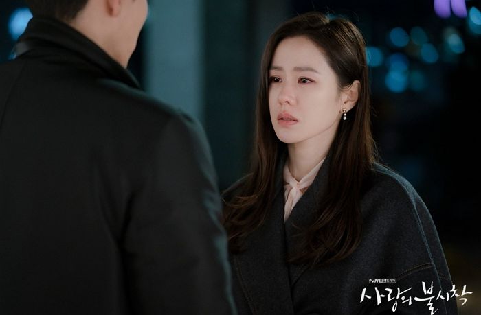 눈물 흘리는 얼굴마저 청초하다고 난리 난 ‘여신’ 손예진 미모 수준