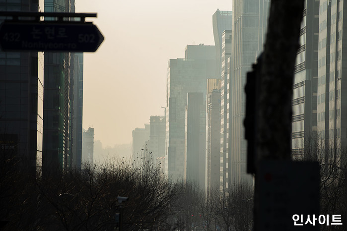 코로나 확진자 ‘폭증’한 다음날인 내일(20일) 미세먼지까지 ‘최악’이다