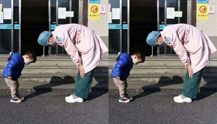 ‘코로나’ 음성 판정받고 간호사 누나한테 배꼽 인사하고 퇴원하는 꼬마