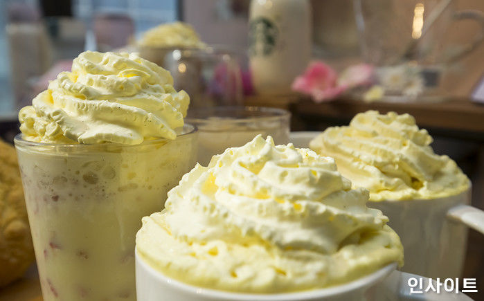 오늘(25일)부터 핵달달 끝판왕 스타벅스 ‘슈크림 라떼’ 먹을 수 있다