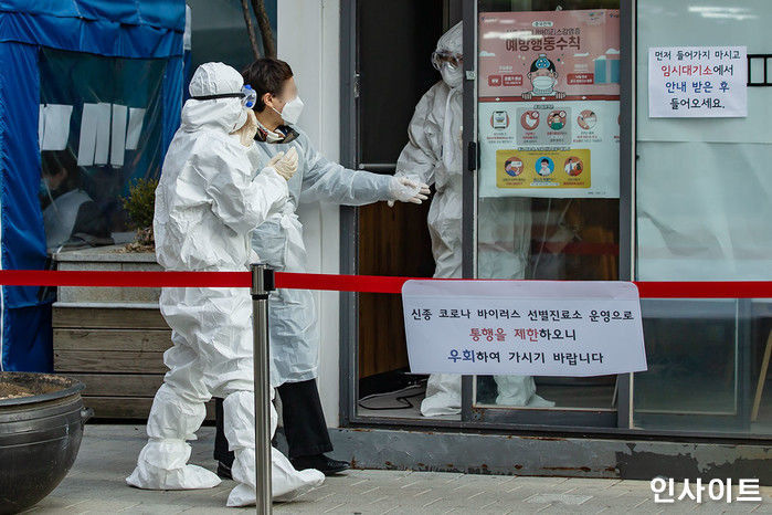 <속보> 코로나19 추가 확진자 374명···“5천명 돌파”