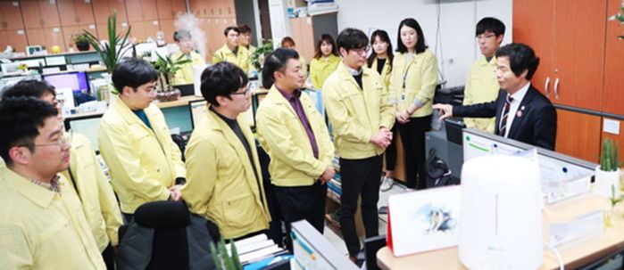 “마스크를 써야 하는 이유가 뭐냐”···마스크 착용 두고 누리꾼과 설전한 김승환 전북 교육감