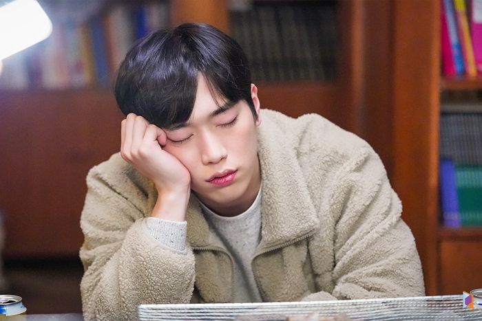 맥주 ‘두 캔’에 만취해 꾸벅꾸벅 조는 모습도 세상 섹시한 서강준