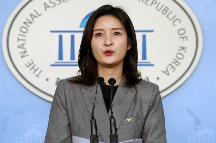 심상정 대표 팬클럽 회장을 ‘당선권’인 비례대표 12번에 공천한 정의당