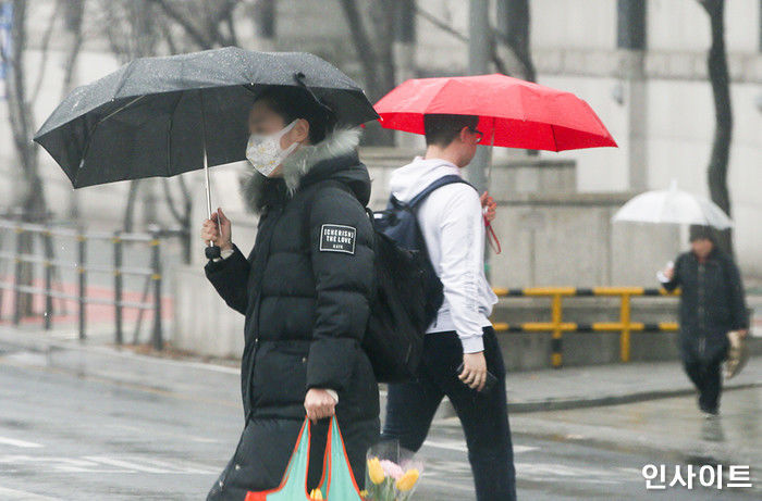 ‘불금’인 내일(13일) 새벽까지 ‘비’ 오고 기온 뚝 떨어져 쌀쌀하다