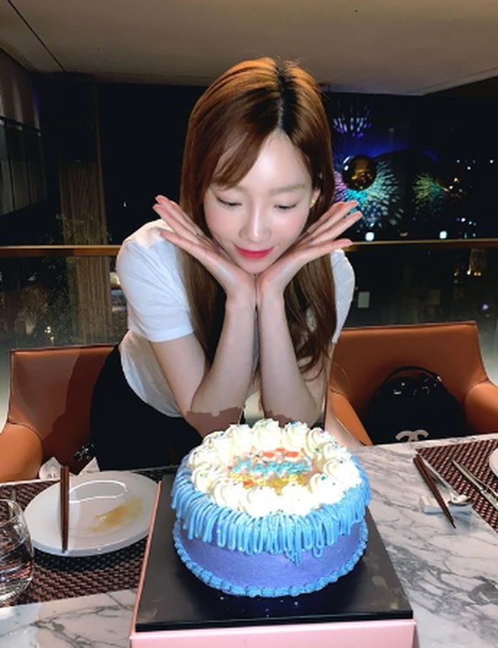 부친상 후 “미리 하길 잘했다”며 생일 파티 사진 공개한 32살 태연