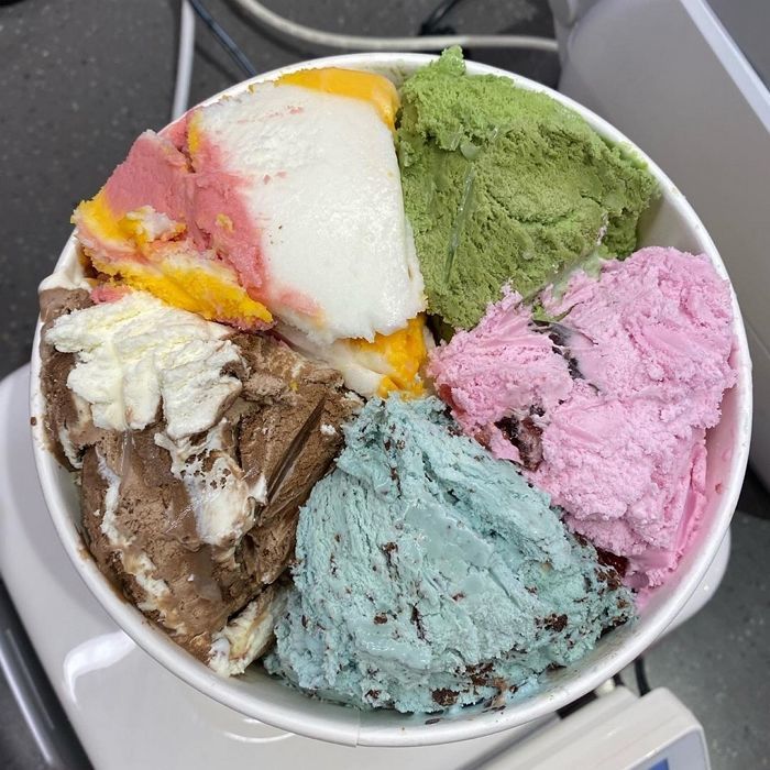 내일(12일)까지 배라 달려가 패밀리 사이즈 구매하면 1만원대에 먹을 수 있다