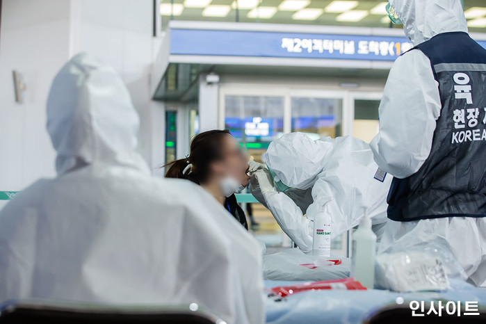 “대한민국 첫 관문을 반드시 지켜내겠습니다”...인천공항서 방역 전쟁 치르고 있는 숨은 영웅