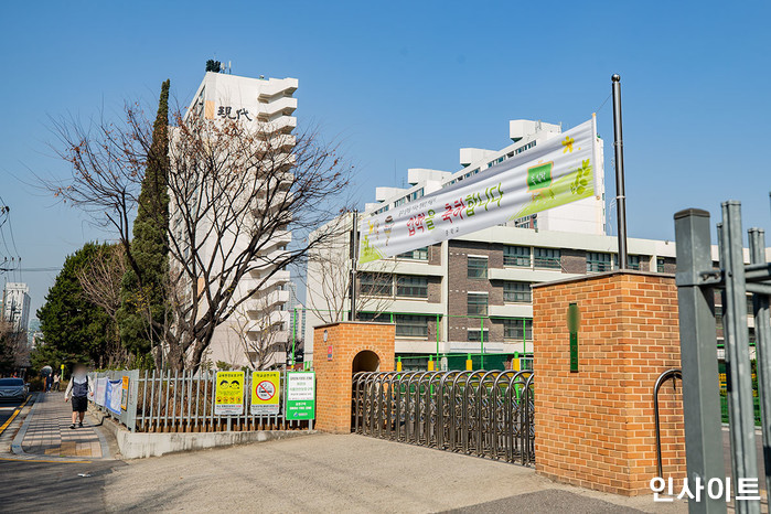 “8월 13일부터 31일까지…” 코로나19로 결국 고등학교 방학이 ‘반토막’ 났다