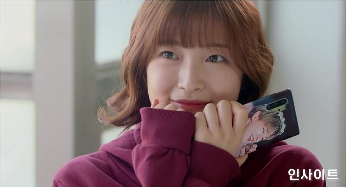 V오리지널 ‘소녀의 세계’ 오마이걸 아린, 귀염뽀짝 덕후미 발산